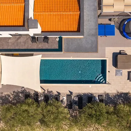 Zara By Guide * Radossi