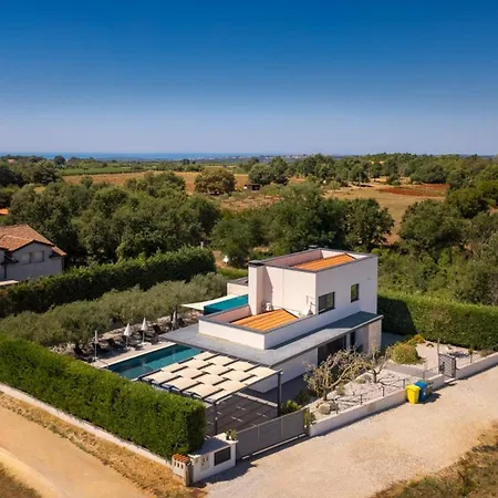 Villa Zara By Guide Radossi