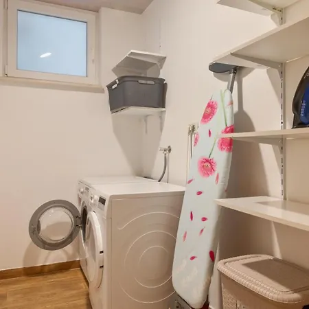 Zara By Guide Radossi