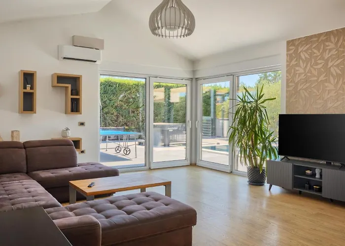 Villa Zara By Guide Radossi