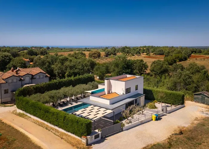 Villa Zara By Guide Radossi