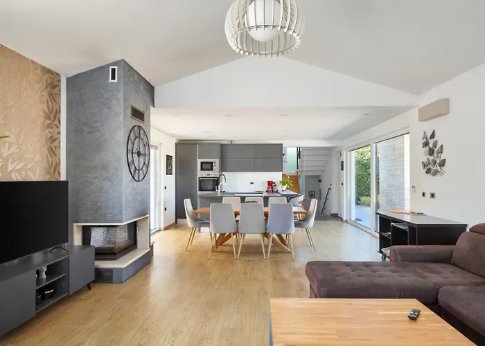 Zara By Guide Villa Radossi