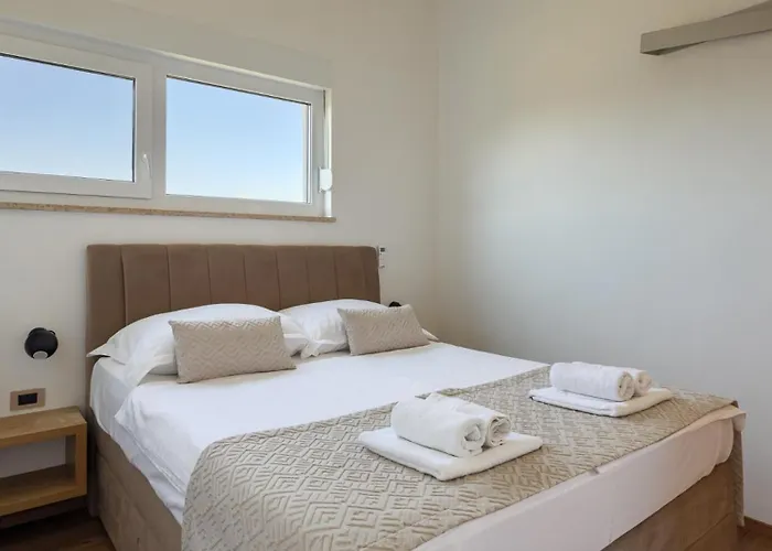 Villa Zara By Guide Radossi