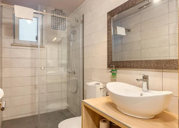 Zara By Guide Radossi