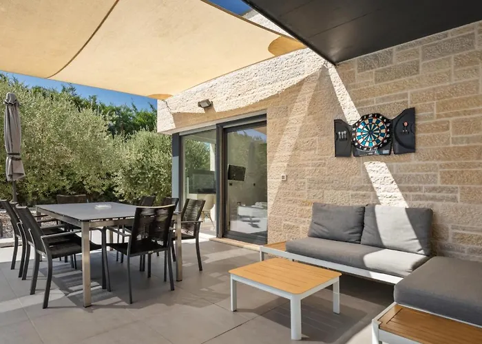 빌라 Zara By Guide Radossi