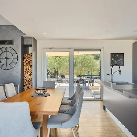 Villa Zara By Guide *