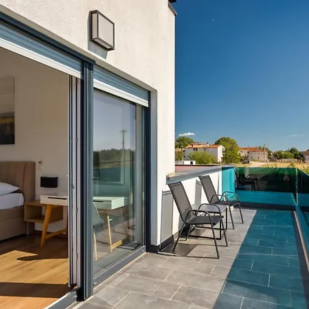 Zara By Guide Βίλα Radossi