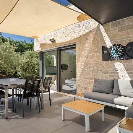Villa Zara By Guide Radossi